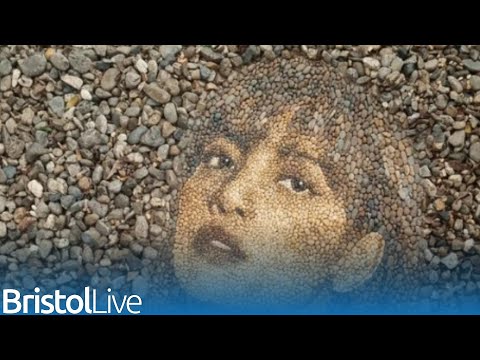 Incredible pebble art on beaches around the world