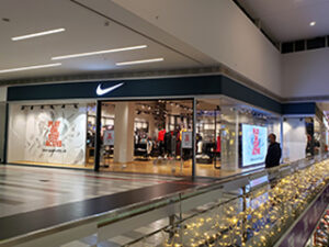 nike tennis shoes stores near me