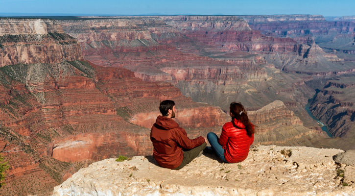 couple hiking in Grand Canyon USA